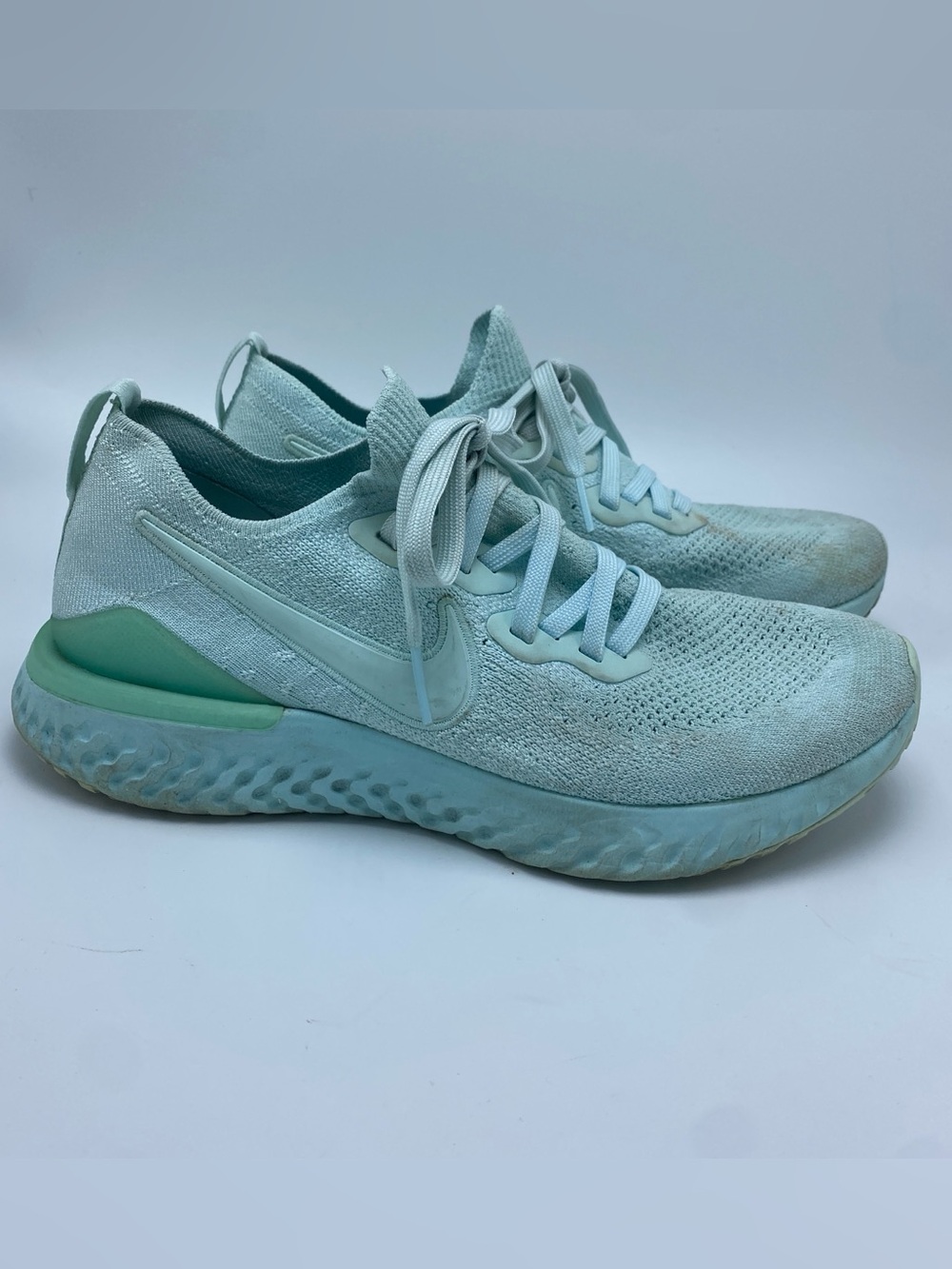 Nike size 8.5 Women's Mint-Toned Knit Running Sneakers